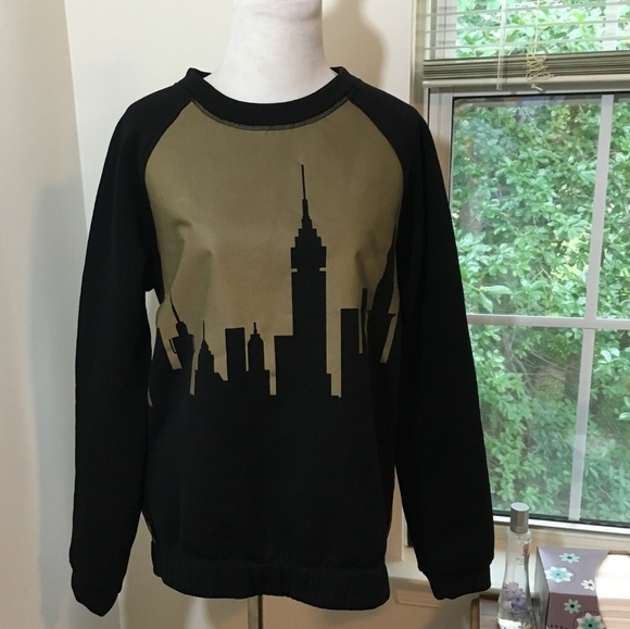 lululemon athletica Tops - Lululemon Home Stretch Crew *NYC NWOT!